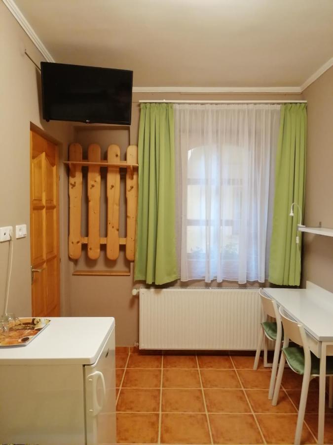 Karpatia Panzio Esztergom Exterior foto