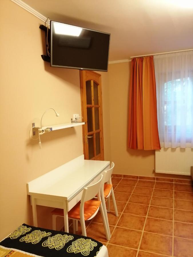 Karpatia Panzio Esztergom Exterior foto